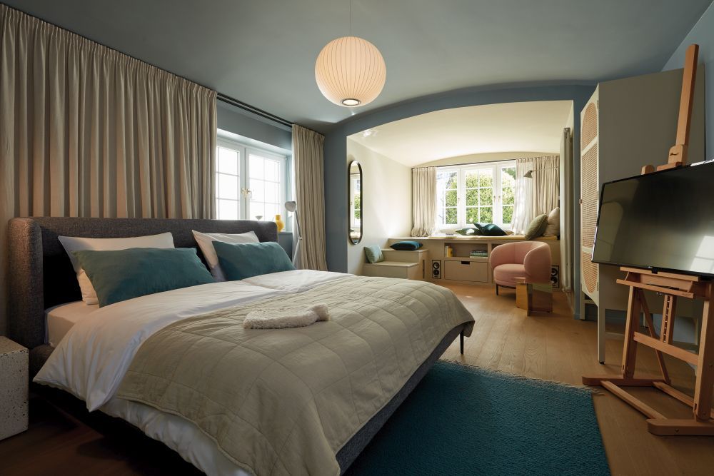 Each room’s holistic design and warm colours are captivating. (Photo: Tobias Bärmann)