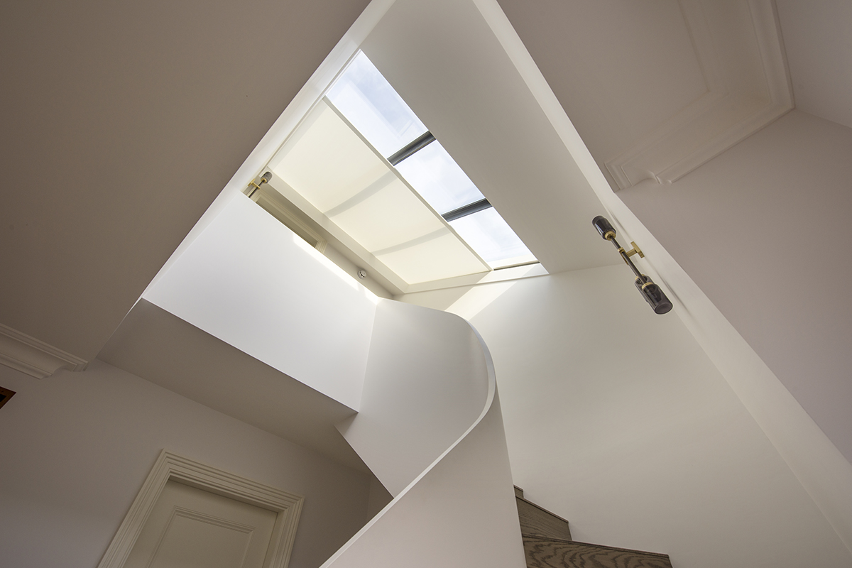 Skylight blind controlled by Meljac switch plate