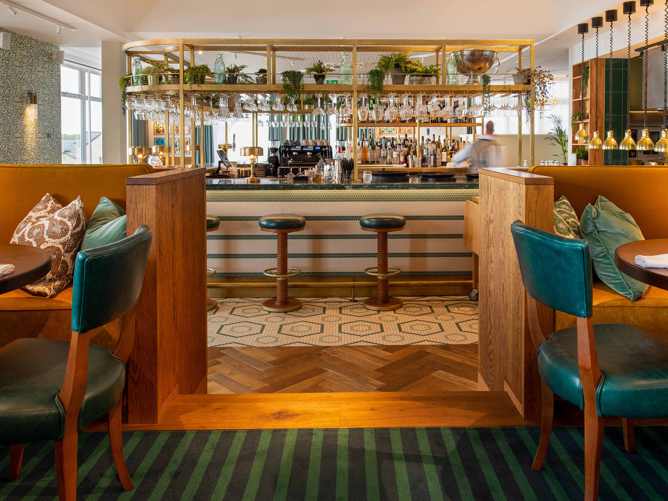 Restaurant RenMor feat. Velentre wood flooring