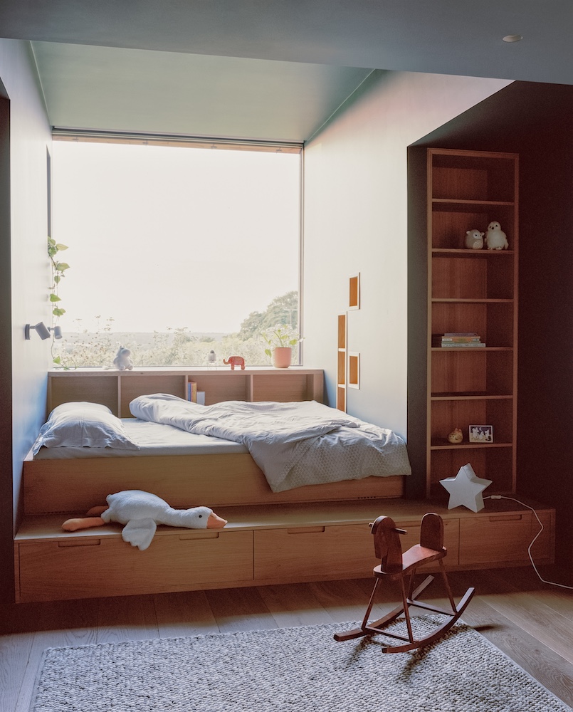 Kids bedroom with bespoke bed and stoarge