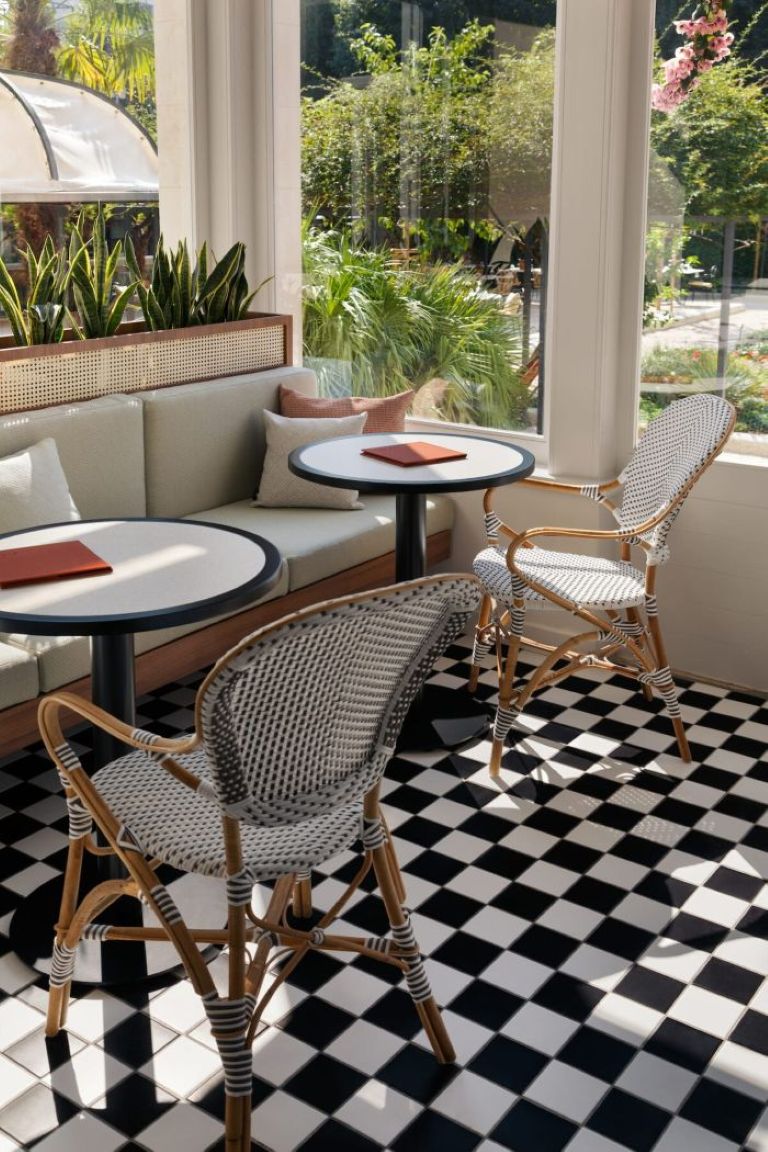 Dining Features
