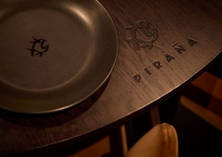 Pirana Table Detail
