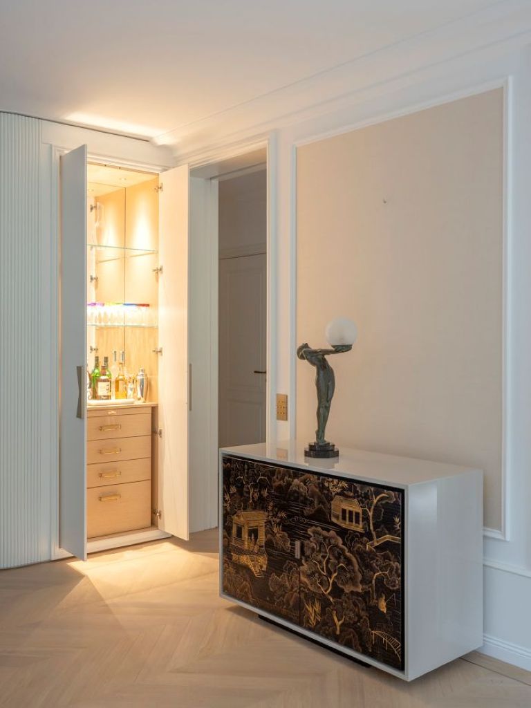 Sitting Room Bar