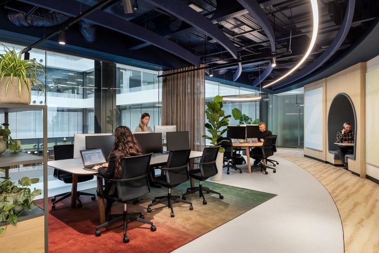 Zoom Desks