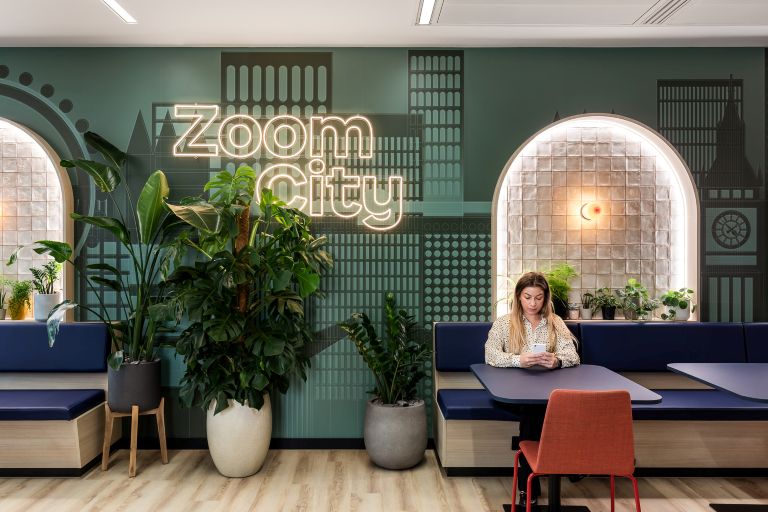 Zoom Desk Area