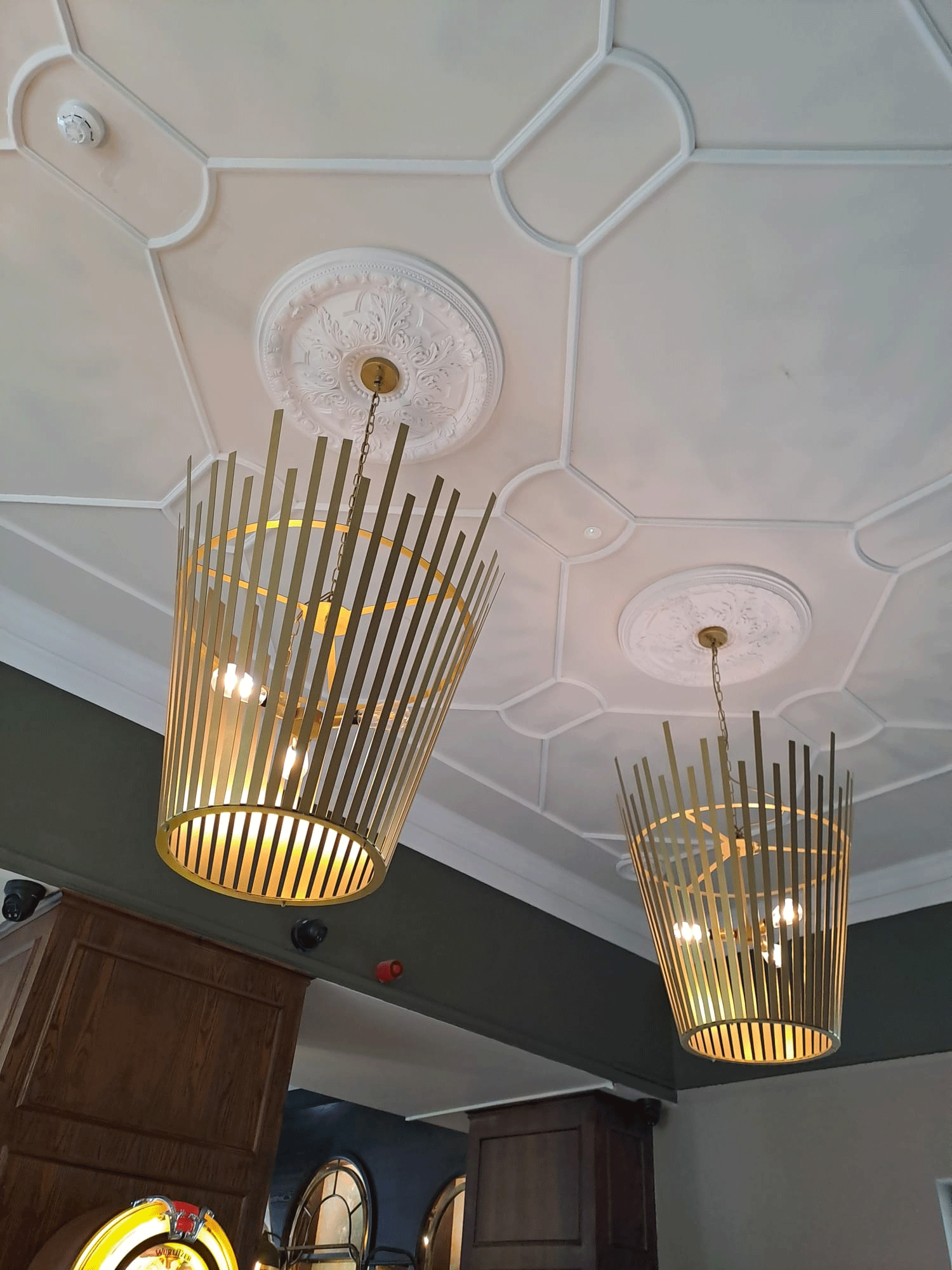 Feature bar ceiling