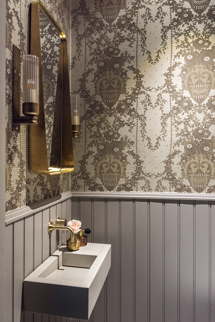 Edinburgh New Town Apartment Guest WC