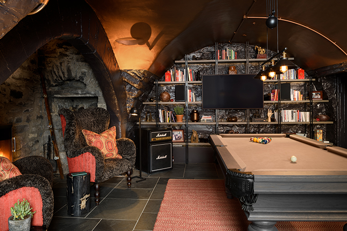 Edinburgh Mansion Entertainment Suite