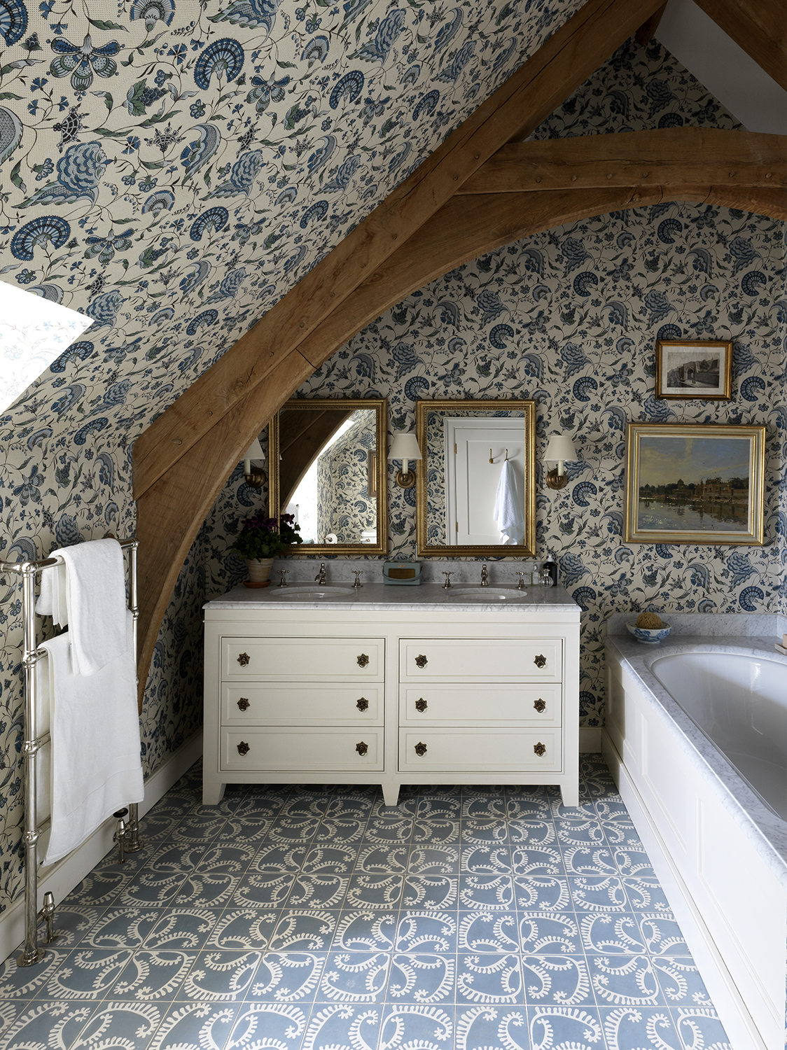 Wealden Hall House Bathroom
