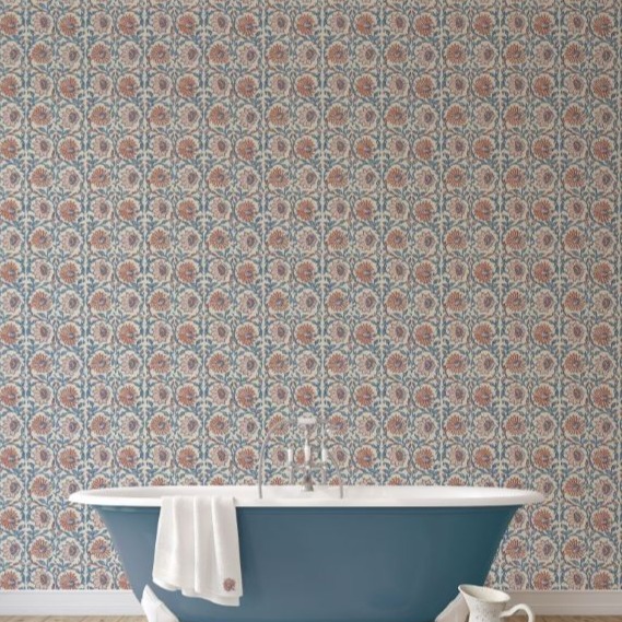 Blue bath with wallpaper