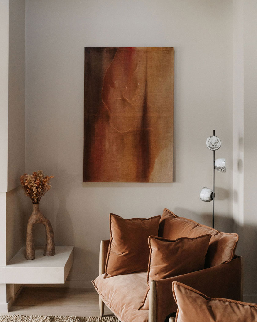 seating area with ornaments