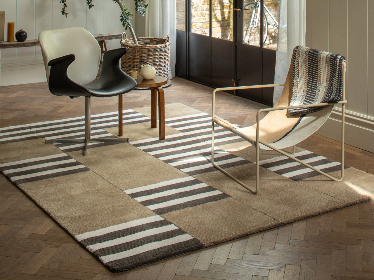 Sennen hand tufted rug