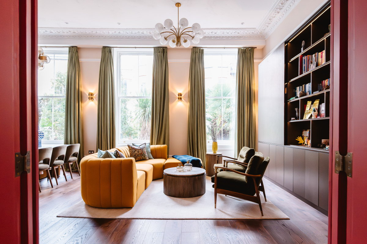 Living room design and full residencial refurbishment in South Kensington by Speaking of Interiors