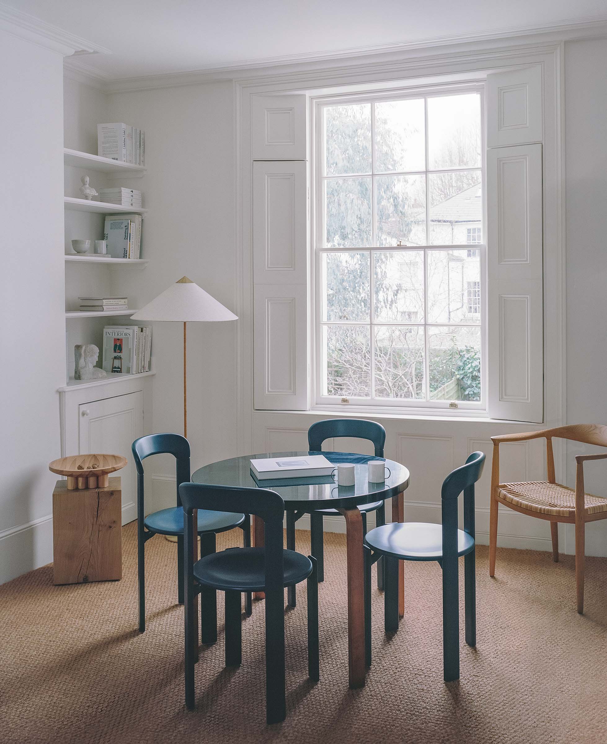 Georgian house in Barnsbury: living room design, modern furniture