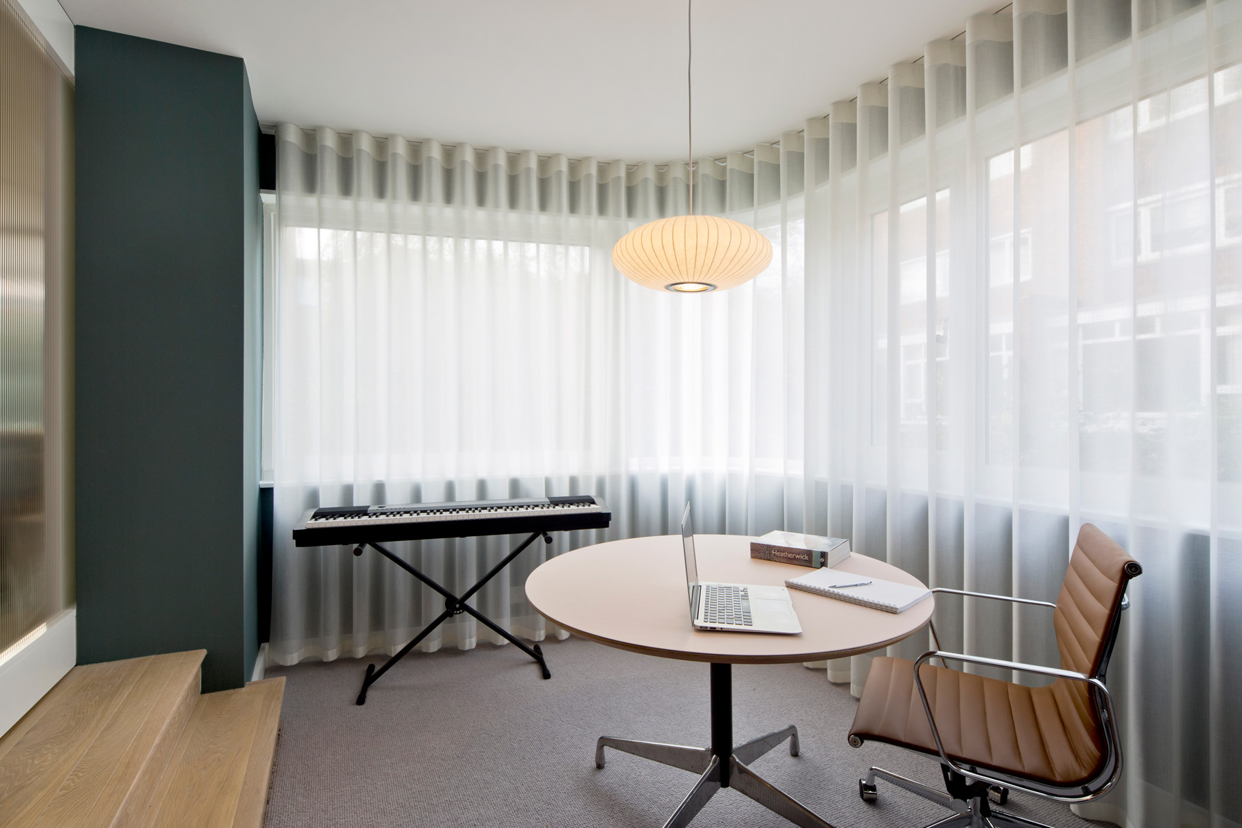 Architect in Kensington: study in a house in Holland park