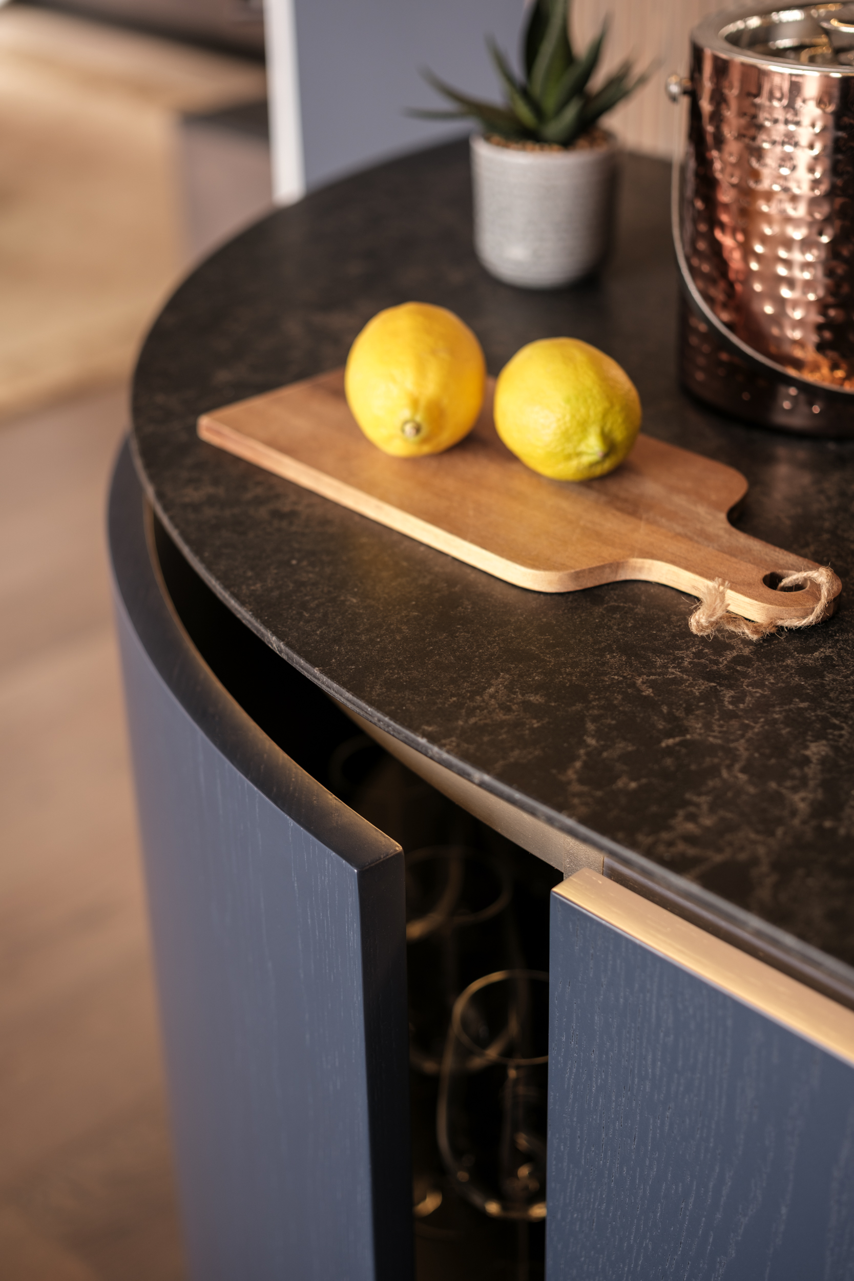 Old Street Curved Door