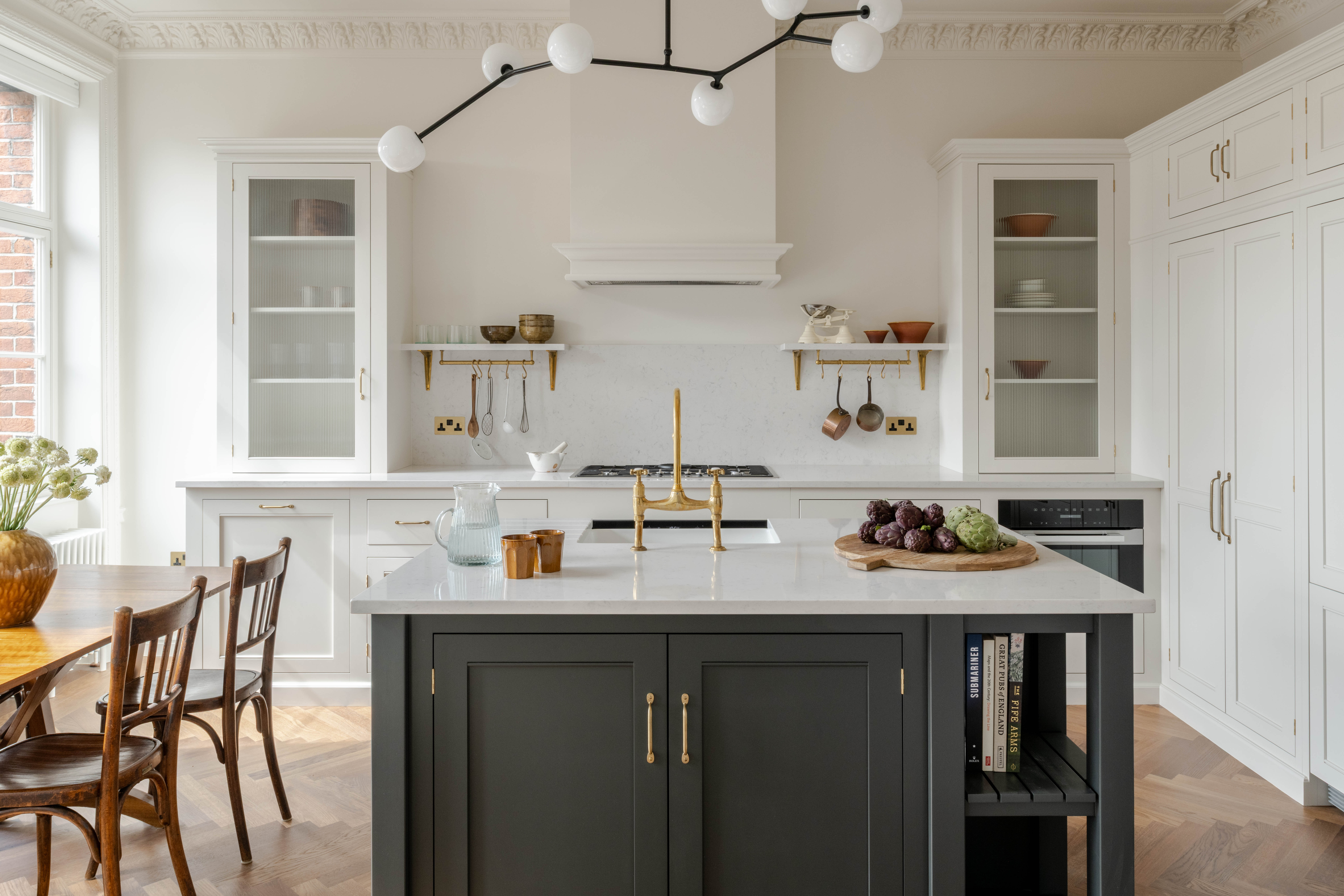 Two-tone shaker kitchen 