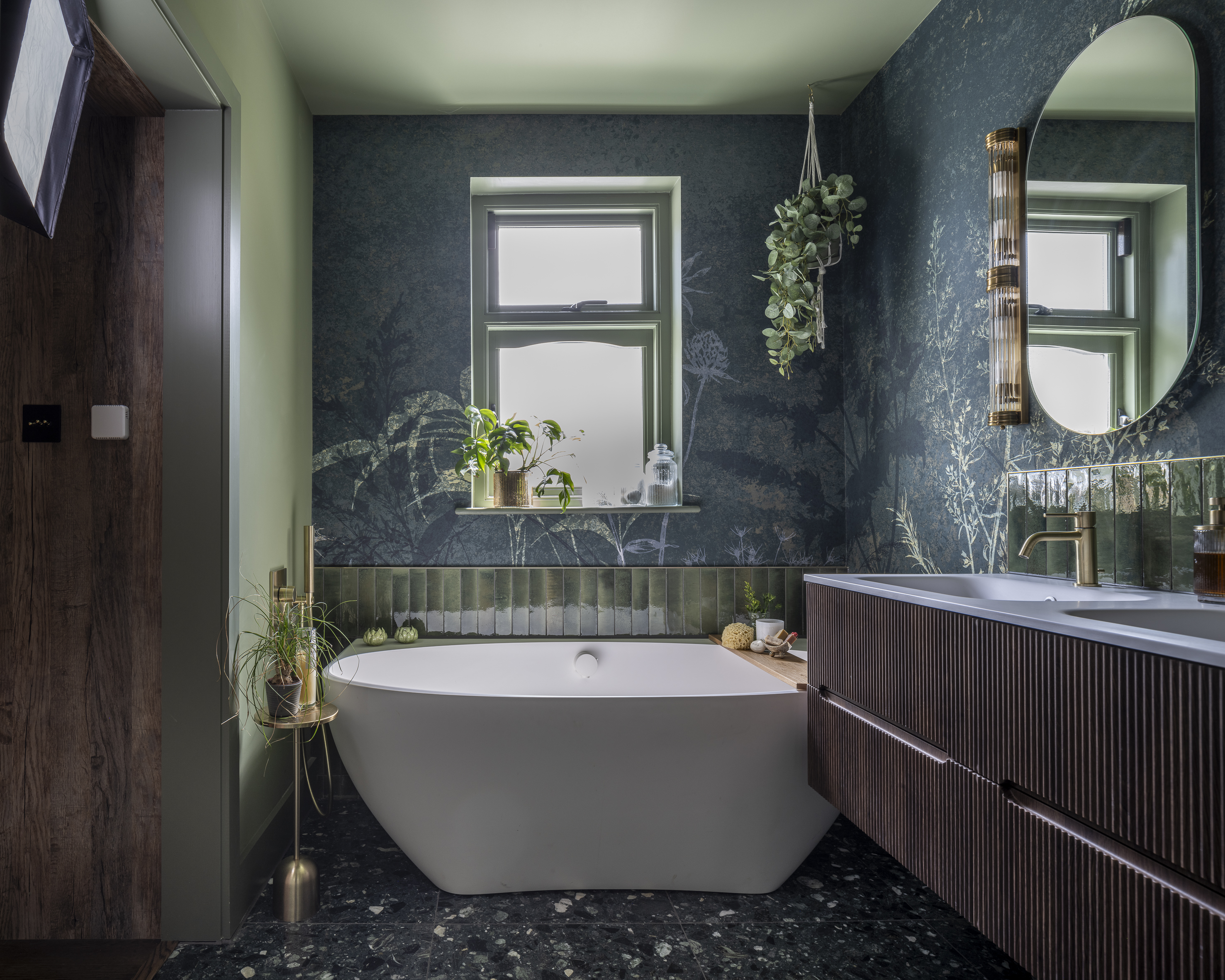 A well being bathroom in green