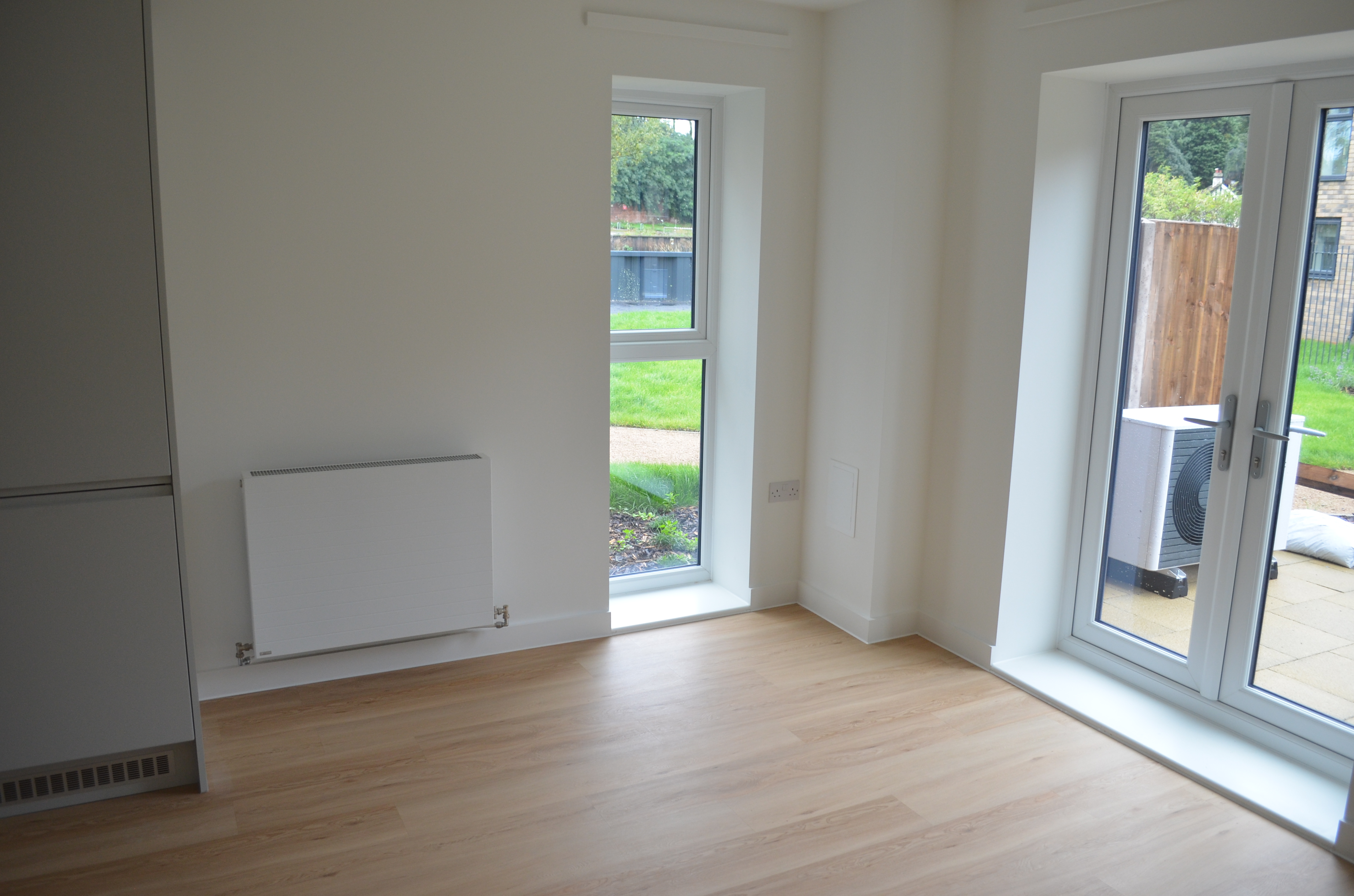 Stelrad Vita Deco features a stunning flat front, with smart horizontal lines across the face of the radiator, giving each room a focal point – not simply a heating appliance.