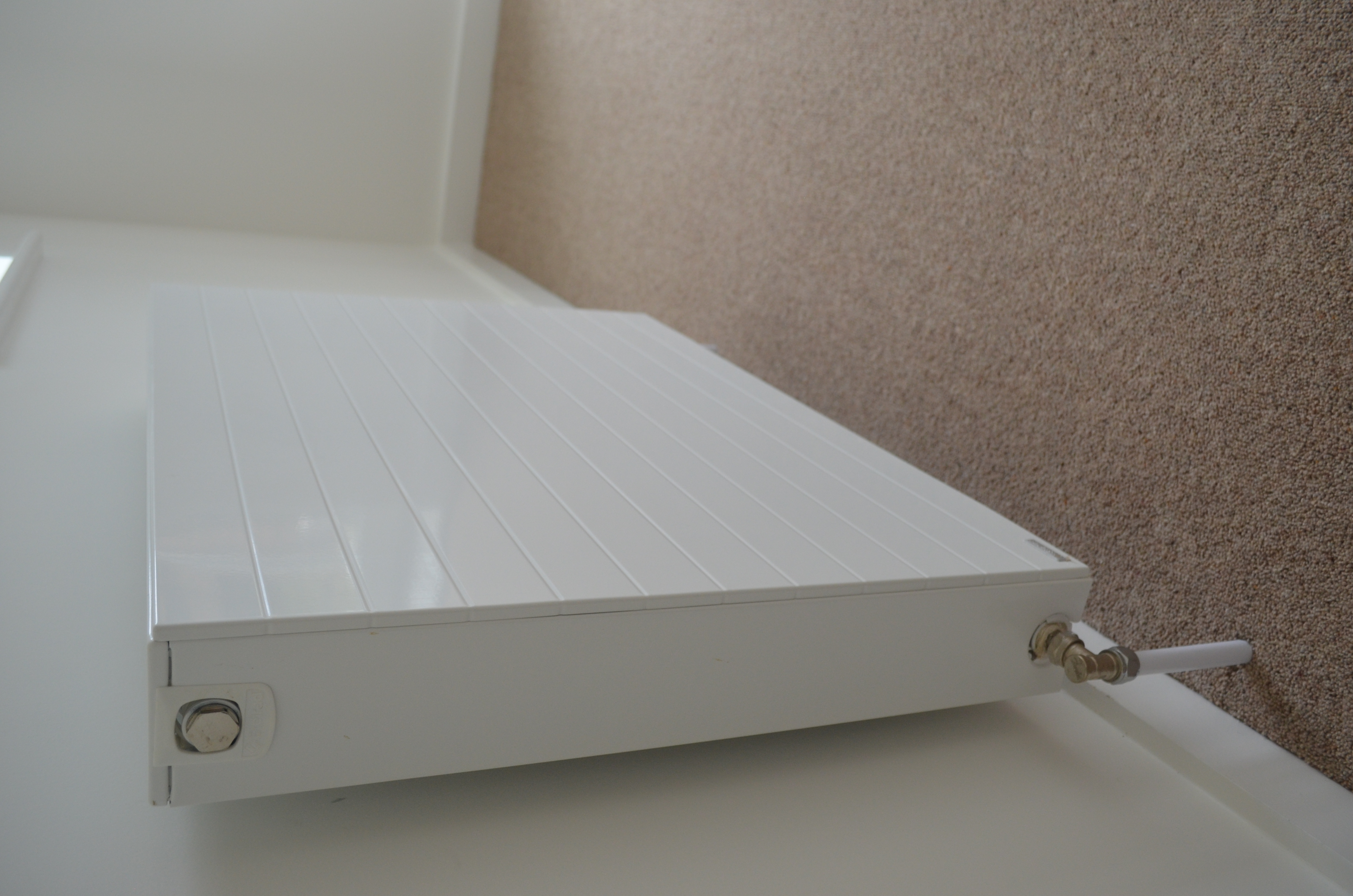 Stelrad Vita Deco features a stunning flat front, with smart horizontal lines across the face of the radiator, giving each room a focal point – not simply a heating appliance.