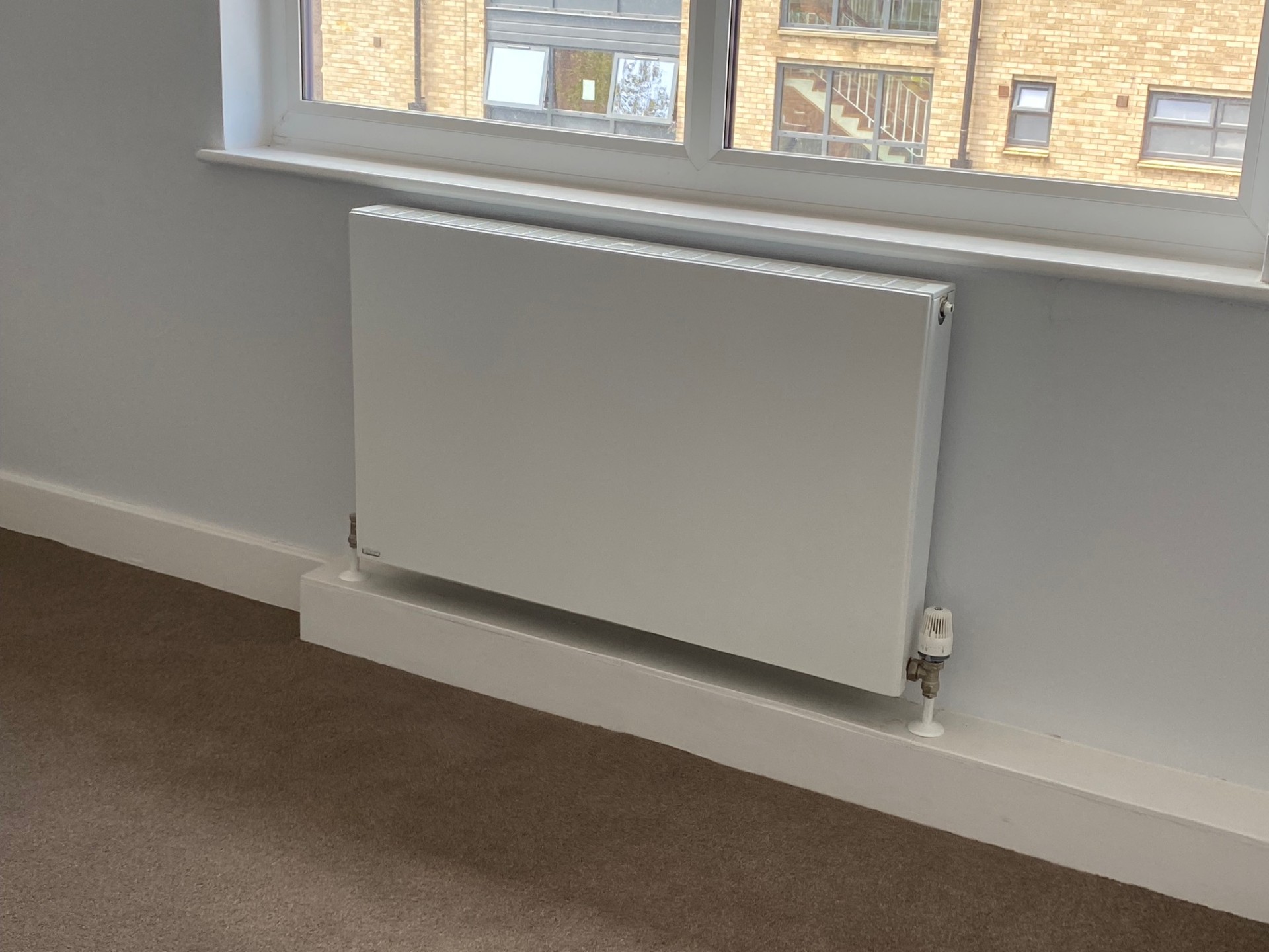 Stelrad provided 200 aesthetically pleasing and highly efficient flat fronted Planar radiators.