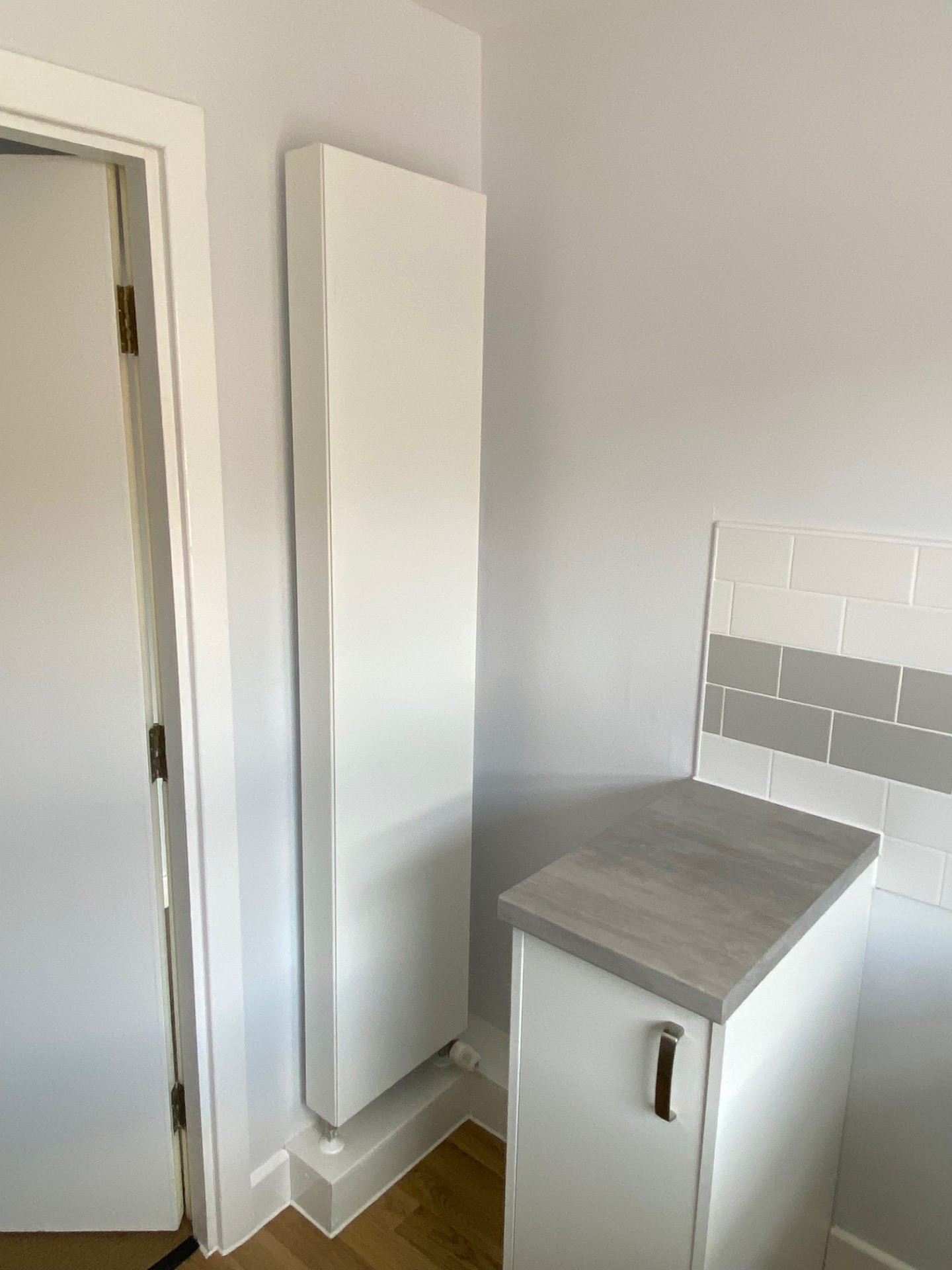 Stelrad provided 200 aesthetically pleasing and highly efficient flat fronted Planar radiators.