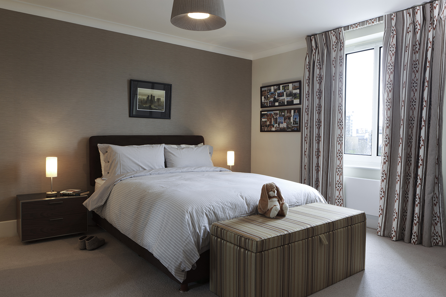 The scheme in the master bedroom reflects the clients’ preference for simplicity.
