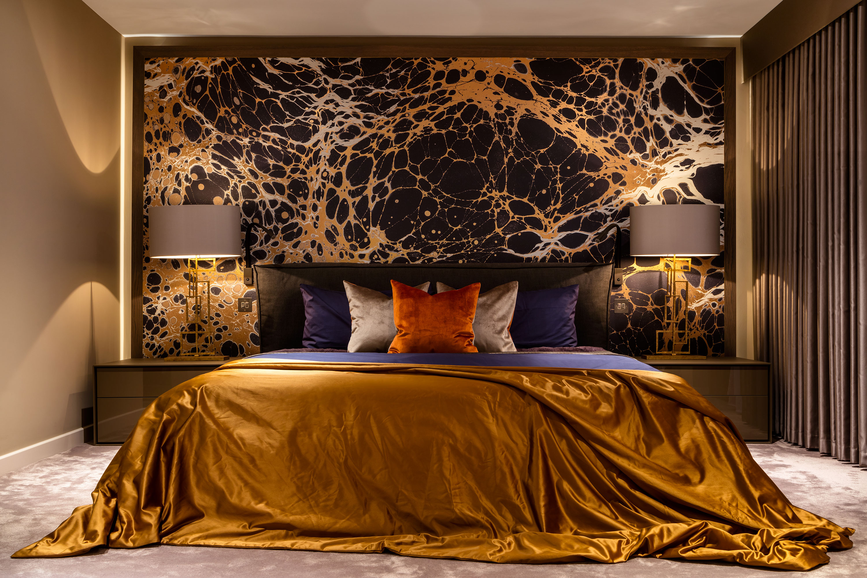 Master bedroom, sumptuous design, layered look