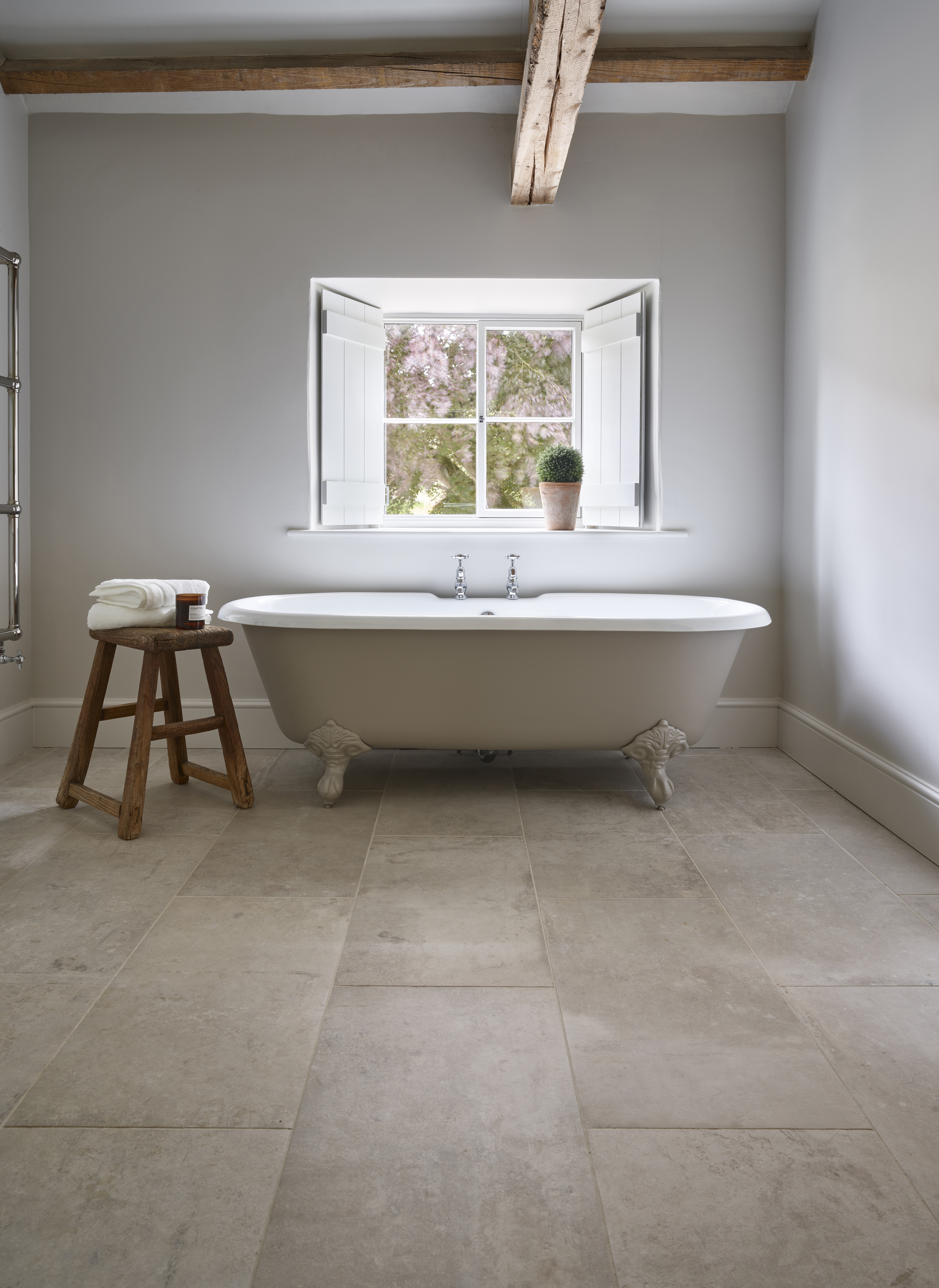 Stone porcelain floor provided by Lapicida in client bathroom