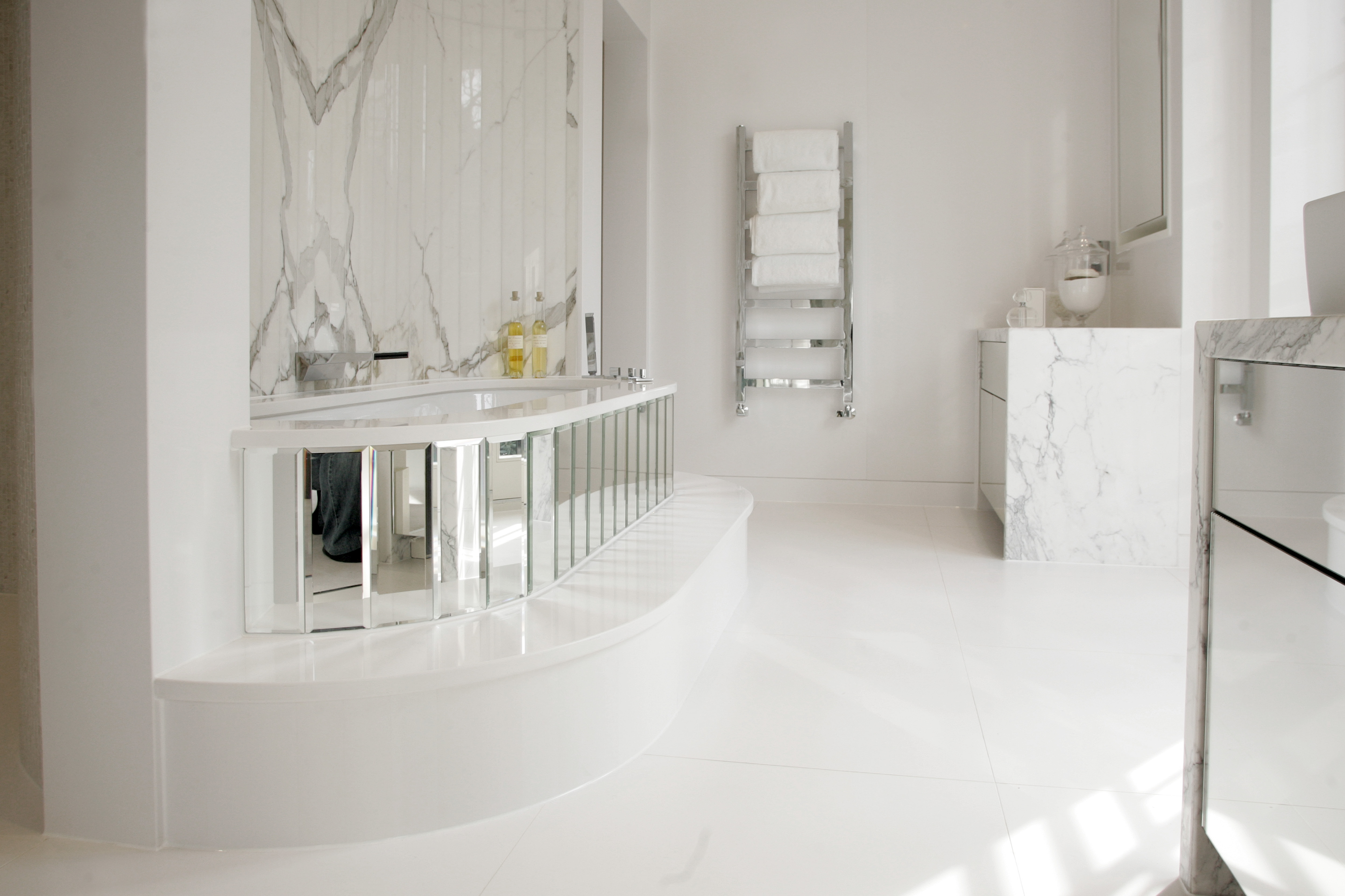 bookmatched marble bathroom