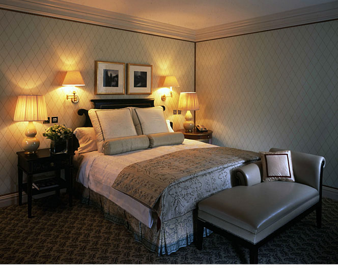 Knightsbridge Hotel Bedroom