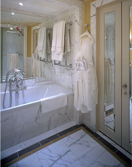 Knightsbridge Hotel Bathroom