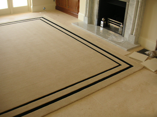 Bespoke rug with stylish border