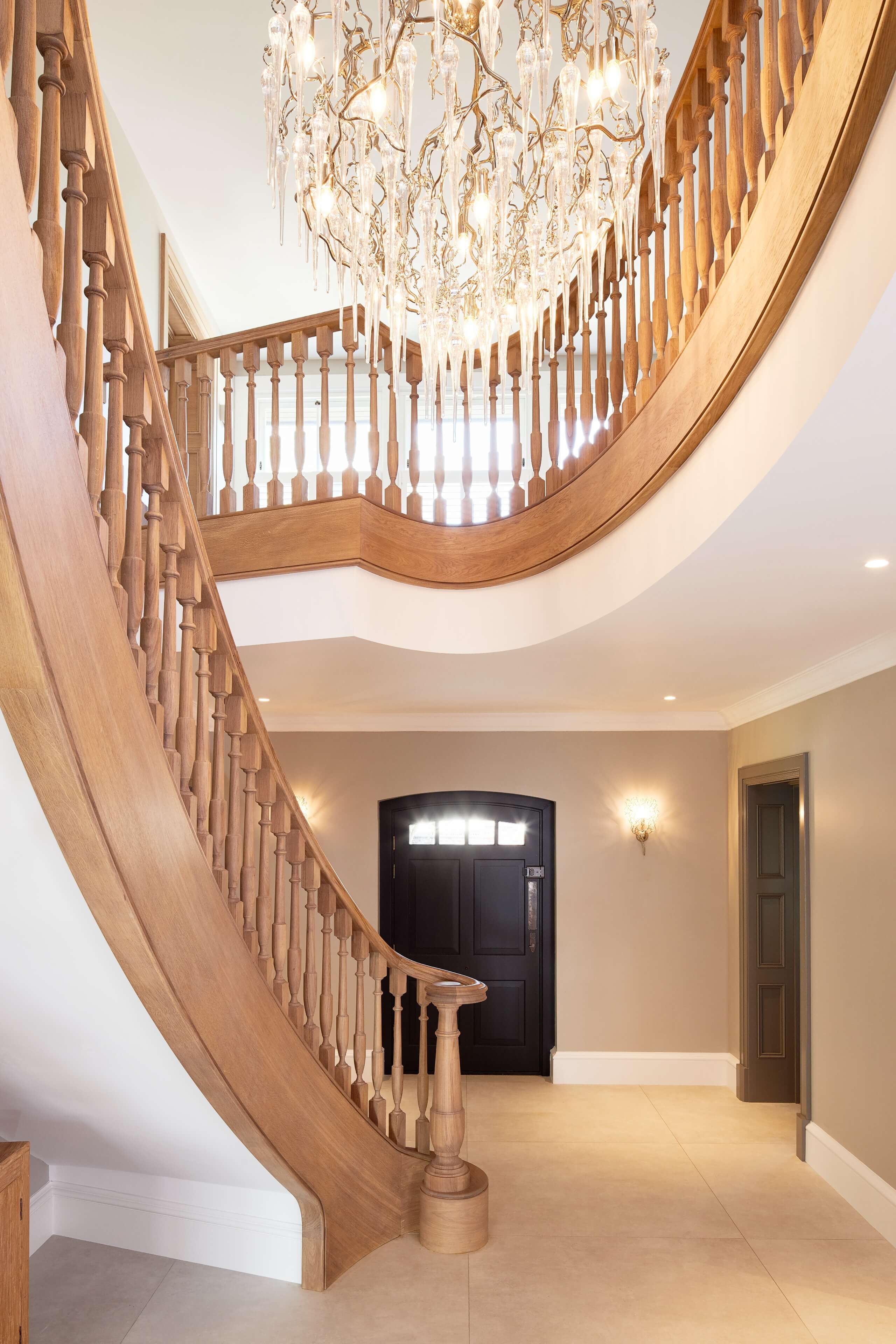 A bespoke solid oak elliptical staircase by Hetherington Newman