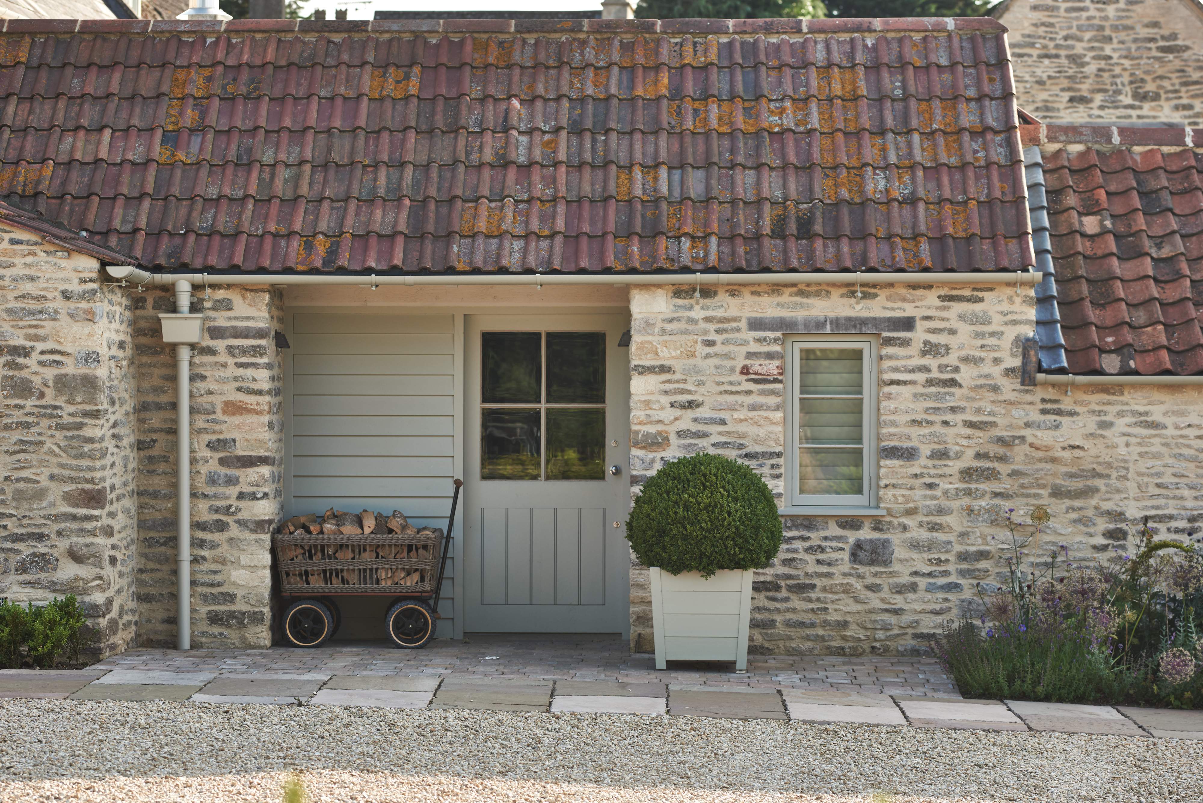 Sims Hilditch Country Studio based in the Cotswolds
