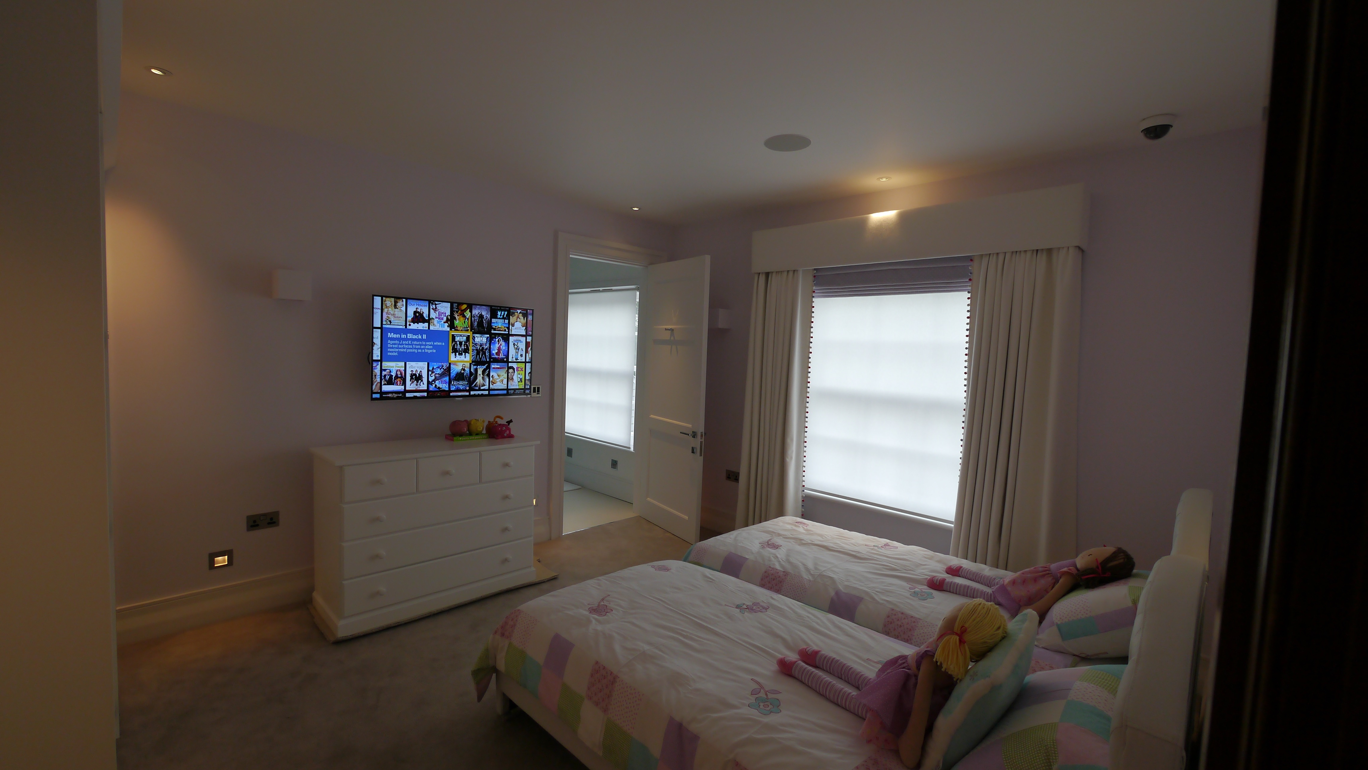 Bedrooms feature AV, lighting and shading control