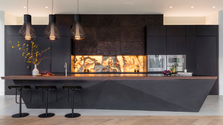 AN ULTRA-MODERN ARCHITECTURAL KITCHEN.