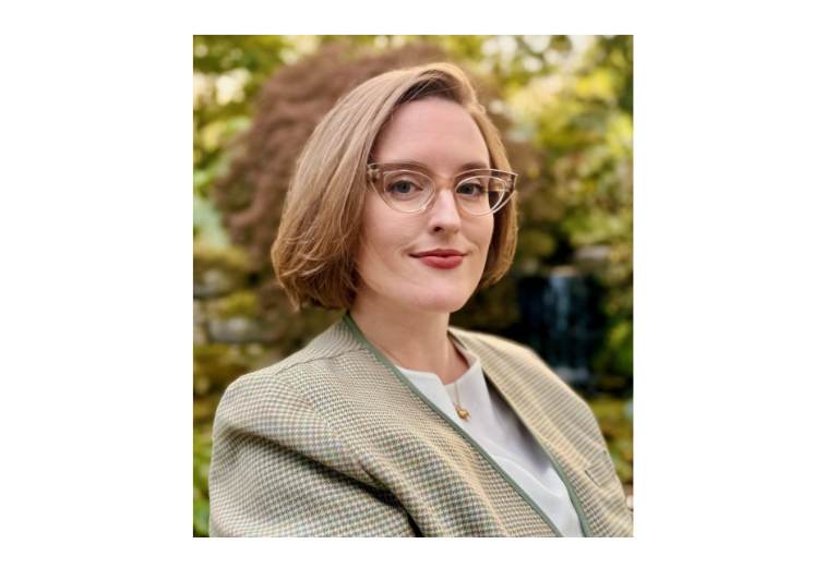 Caitlin Hicks Headshot