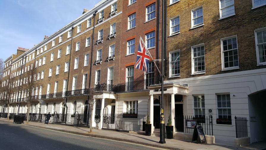 External entrance to The Arch Hotel, 50 Great Cumberland Pl, London