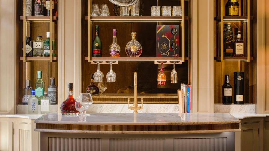 A vintage inspired home bar by Hetherington Newman