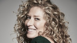 Kelly Hoppen headshot